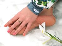 Feet - Maria E - 2014-10-27 Good weather for walking barefoot