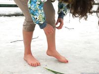 Feet - Maria E - 2014-10-27 Good weather for walking barefoot