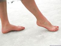 Feet - Maria E - 2014-10-27 Good weather for walking barefoot