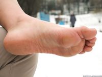 Feet - Maria E - 2014-10-27 Good weather for walking barefoot