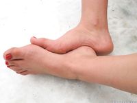 Feet - Maria E - 2014-10-27 Good weather for walking barefoot