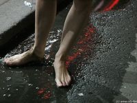 Feet - Marina - 2005-05-13 Barefoot fieldreport