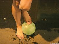 Feet - Marina - 2005-05-13 Barefoot fieldreport