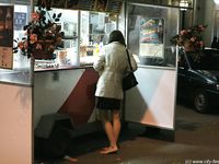 Feet - Marina - 2005-05-13 Barefoot fieldreport