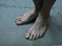 Feet - Marina - 2005-05-13 Barefoot fieldreport