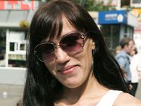 Feet - Marina A - 2012-12-07 Beauty in light summer dress and sunglasses