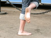 Feet - Marisha + Galya - 2007-07-31 Barefoot trips to Russian towns. Tcheboksary