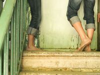 Feet - Marisha + Galya - 2007-07-31 Barefoot trips to Russian towns. Tcheboksary