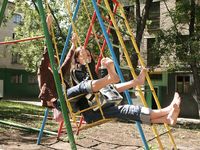 Feet - Marisha + Galya - 2007-07-31 Barefoot trips to Russian towns. Tcheboksary