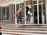 Feet - Marisha + Galya - 2007-07-31 Barefoot trips to Russian towns. Tcheboksary