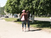 Feet - Marisha + Galya - 2007-07-31 Barefoot trips to Russian towns. Tcheboksary