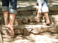 Feet - Marisha + Galya - 2007-07-31 Barefoot trips to Russian towns. Tcheboksary