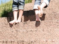 Feet - Marisha + Galya - 2007-07-31 Barefoot trips to Russian towns. Tcheboksary
