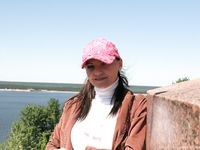 Feet - Marisha + Galya - 2007-07-31 Barefoot trips to Russian towns. Tcheboksary