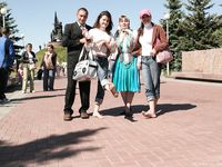 Feet - Marisha + Galya - 2007-07-31 Barefoot trips to Russian towns. Tcheboksary