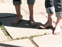 Feet - Marisha + Galya - 2007-07-31 Barefoot trips to Russian towns. Tcheboksary