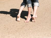 Feet - Marisha + Galya - 2007-07-31 Barefoot trips to Russian towns. Tcheboksary