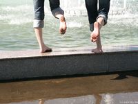 Feet - Marisha + Galya - 2007-07-31 Barefoot trips to Russian towns. Tcheboksary