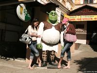 Feet - Marisha + Galya - 2007-07-31 Barefoot trips to Russian towns. Tcheboksary