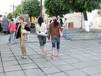 Feet - Marisha + Galya - 2007-07-31 Barefoot trips to Russian towns. Tcheboksary
