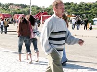 Feet - Marisha + Galya - 2007-07-31 Barefoot trips to Russian towns. Tcheboksary