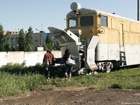 Feet - Marisha + Galya - 2007-07-31 Barefoot trips to Russian towns. Tcheboksary