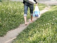 Feet - Marisha + Galya - 2007-07-31 Barefoot trips to Russian towns. Tcheboksary