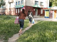 Feet - Marisha + Galya - 2007-07-31 Barefoot trips to Russian towns. Tcheboksary