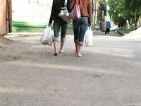 Feet - Marisha + Galya - 2007-07-31 Barefoot trips to Russian towns. Tcheboksary