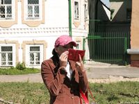 Feet - Marisha + Galya - 2007-07-31 Barefoot trips to Russian towns. Tcheboksary