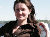 Feet - Marisha + Galya - 2007-07-31 Barefoot trips to Russian towns. Tcheboksary