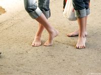 Feet - Marisha + Galya - 2007-07-31 Barefoot trips to Russian towns. Tcheboksary