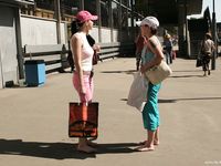 Feet - Marisha + Ksusha - 2007-06-01 Barefoot trips to Russian towns. Serpukhov