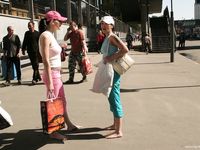 Feet - Marisha + Ksusha - 2007-06-01 Barefoot trips to Russian towns. Serpukhov