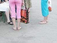 Feet - Marisha + Ksusha - 2007-06-01 Barefoot trips to Russian towns. Serpukhov