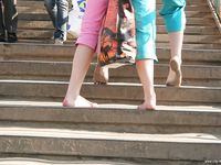 Feet - Marisha + Ksusha - 2007-06-01 Barefoot trips to Russian towns. Serpukhov