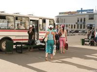 Feet - Marisha + Ksusha - 2007-06-01 Barefoot trips to Russian towns. Serpukhov