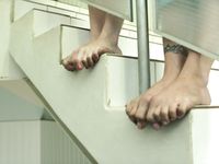 Feet - Marisha + Ksusha - 2007-06-01 Barefoot trips to Russian towns. Serpukhov