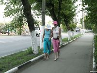 Feet - Marisha + Ksusha - 2007-06-01 Barefoot trips to Russian towns. Serpukhov