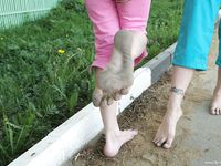Feet - Marisha + Ksusha - 2007-06-01 Barefoot trips to Russian towns. Serpukhov