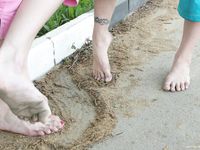 Feet - Marisha + Ksusha - 2007-06-01 Barefoot trips to Russian towns. Serpukhov