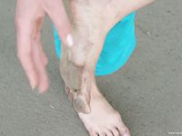 Feet - Marisha + Ksusha - 2007-06-01 Barefoot trips to Russian towns. Serpukhov