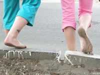 Feet - Marisha + Ksusha - 2007-06-01 Barefoot trips to Russian towns. Serpukhov