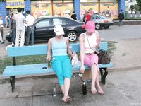 Feet - Marisha + Ksusha - 2007-06-01 Barefoot trips to Russian towns. Serpukhov