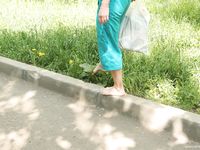 Feet - Marisha + Ksusha - 2007-06-01 Barefoot trips to Russian towns. Serpukhov