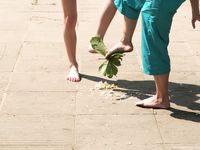 Feet - Marisha + Ksusha - 2007-06-01 Barefoot trips to Russian towns. Serpukhov