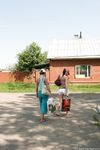 Feet - Marisha + Ksusha - 2007-06-01 Barefoot trips to Russian towns. Serpukhov