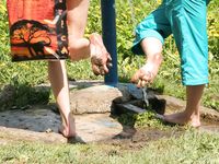 Feet - Marisha + Ksusha - 2007-06-01 Barefoot trips to Russian towns. Serpukhov