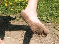 Feet - Marisha + Ksusha - 2007-06-01 Barefoot trips to Russian towns. Serpukhov