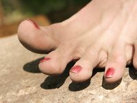 Feet - Marisha + Ksusha - 2007-06-01 Barefoot trips to Russian towns. Serpukhov